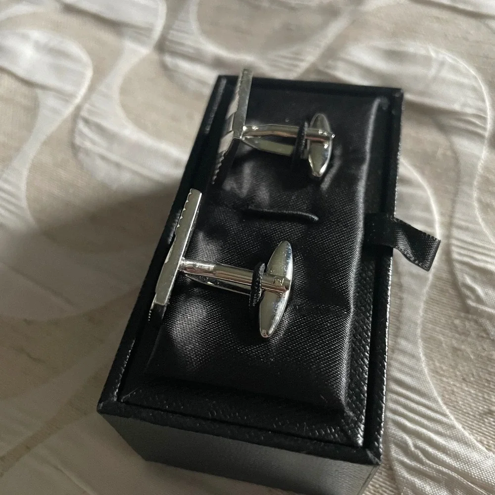 Seaman Boutique Mens Silver Tone Square Diagonal Striped Textured Cufflinks‎ Box